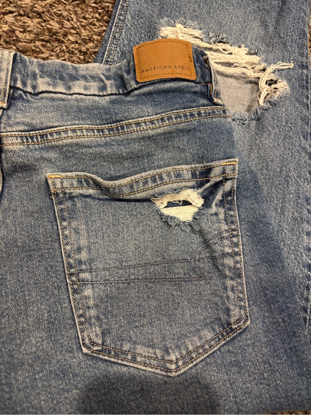 Women's American Eagle Light Blue Distressed Curvy Mom Jeans - Picture 8 of 8